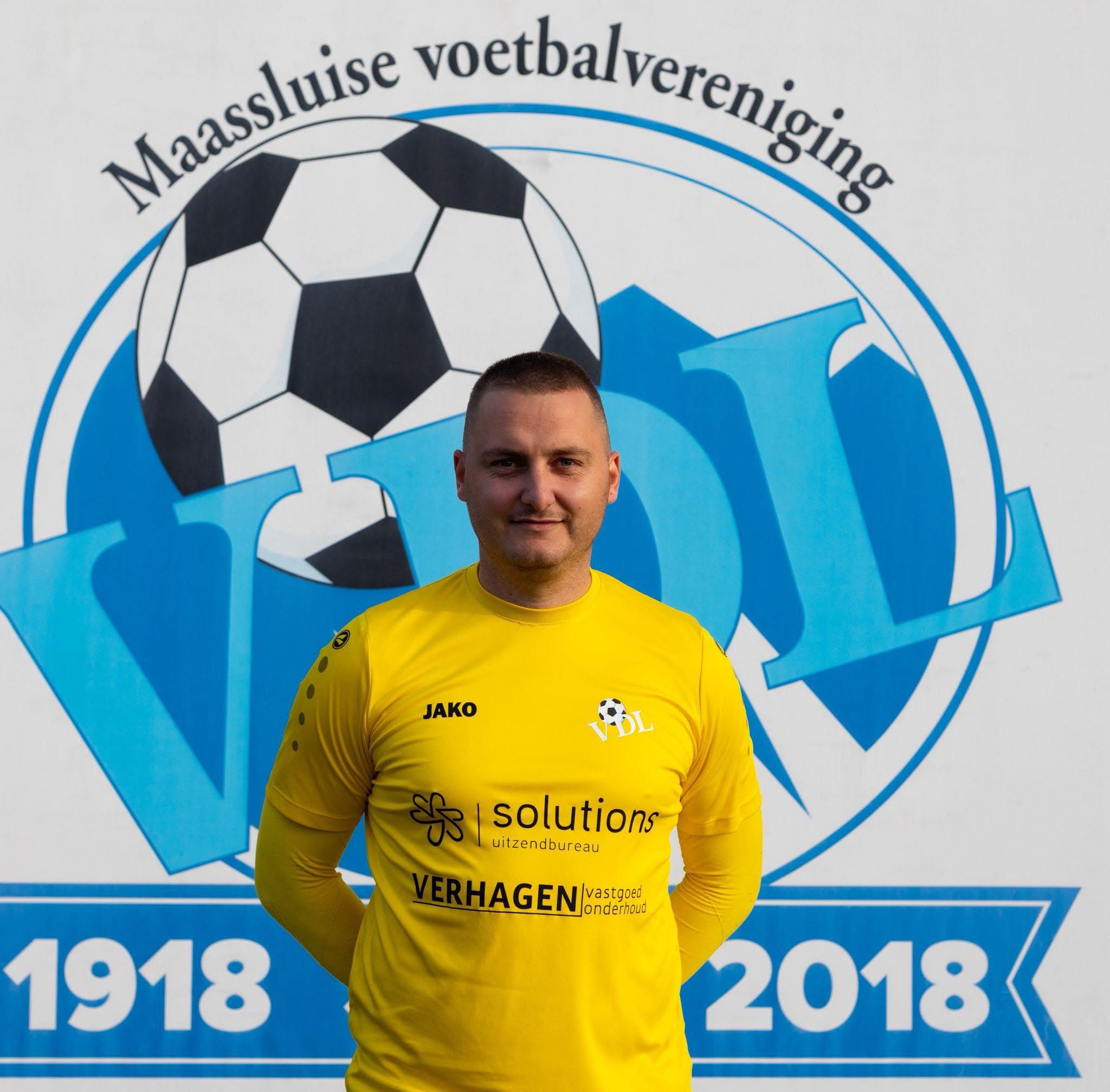 VDL slaat laat toe en wint generale repetitie bij OVV