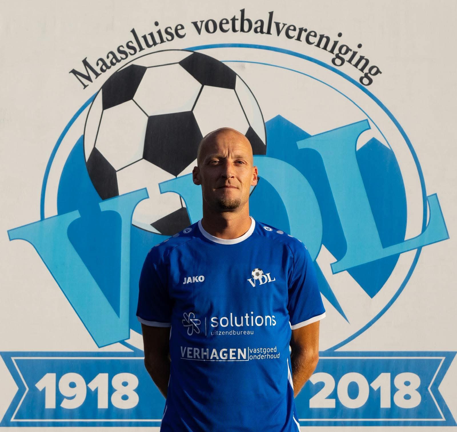 Sterke eerste helft bezorgt VDL eerste competitiezege tegen 